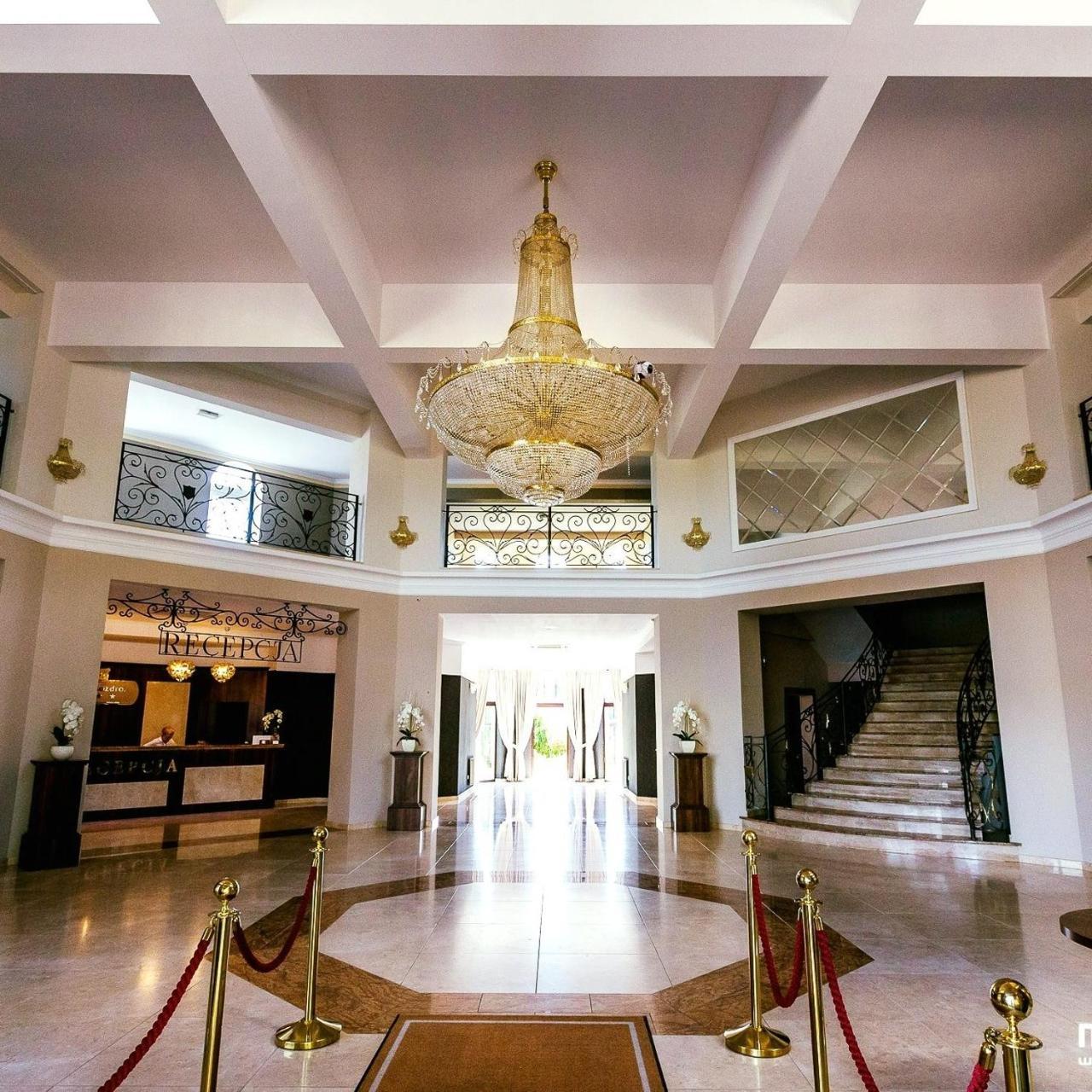 Hotel Rozdroze Nieborów Exteriör bild